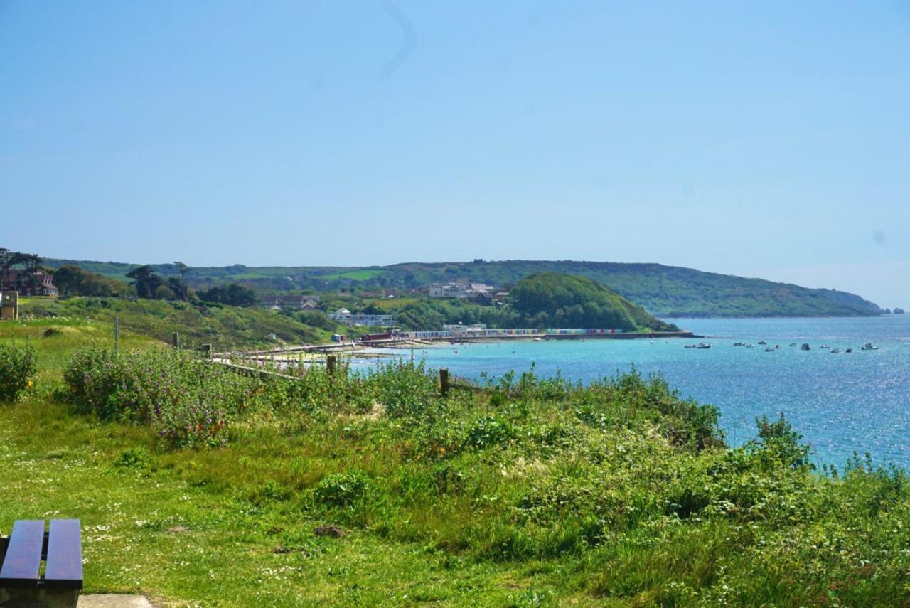 Chine Cottage Self-Catering Coastal Bungalow In Rural West Wight Freshwater Exterior foto